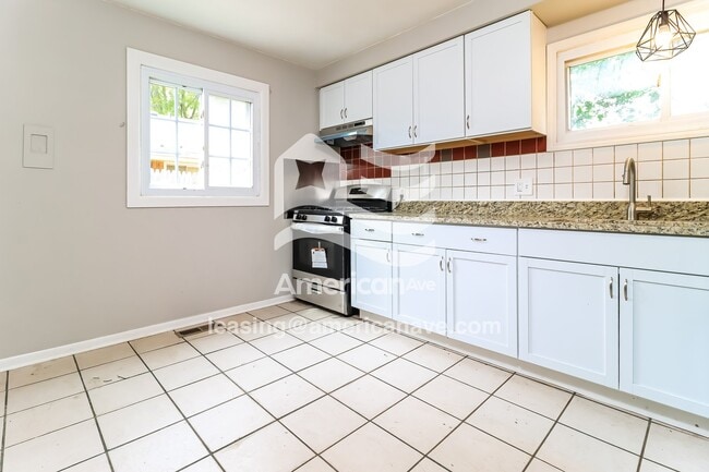 Building Photo - 11183 Unity Dr