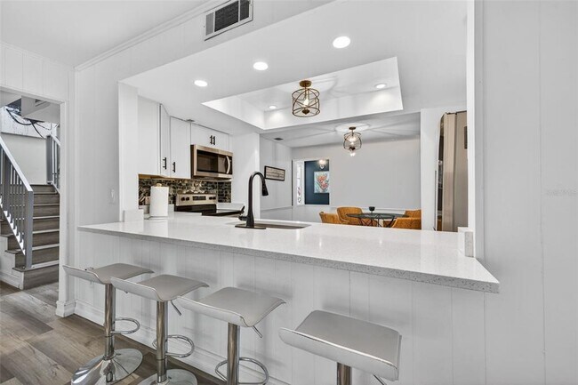 Foto del edificio - 8705 Bay Pointe Dr