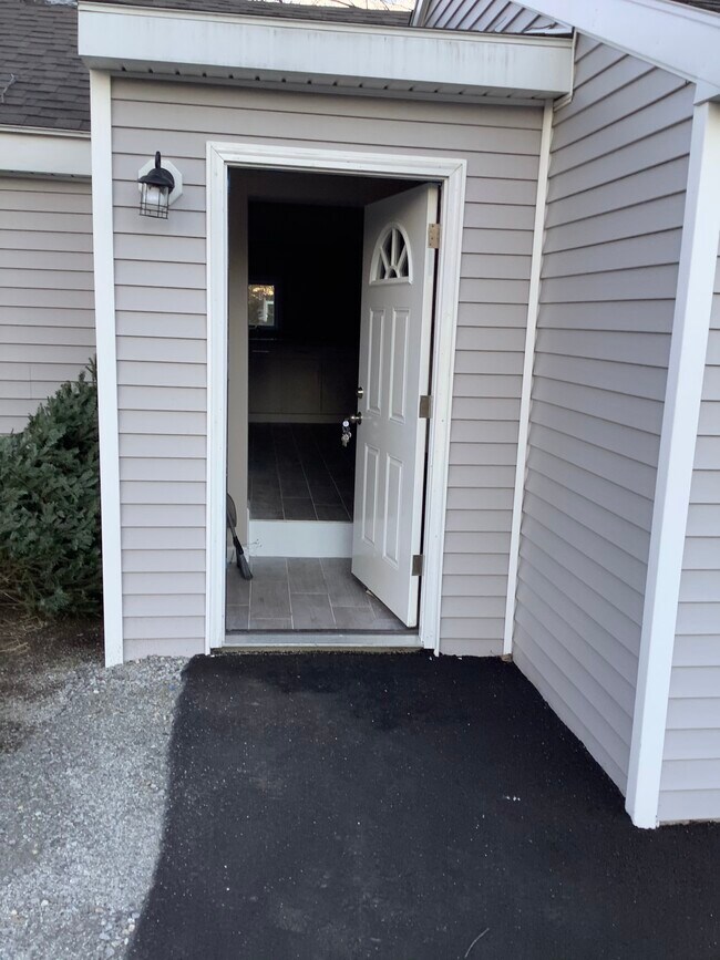 Foto del edificio - 172 Loudon Rd