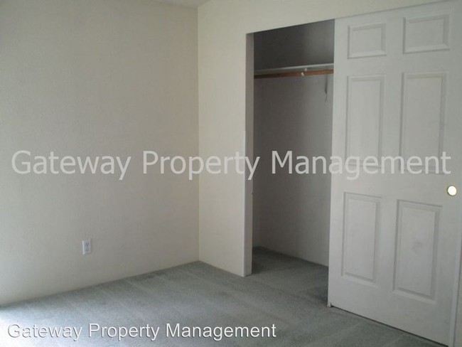 Building Photo - 3 br, 2 bath House - 80 W Deegan rd W