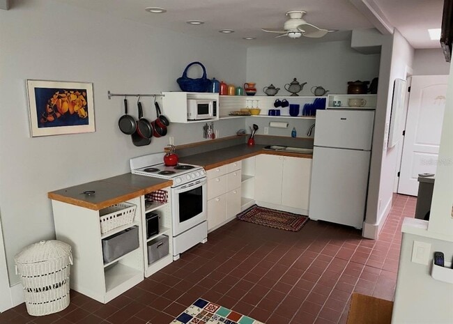 Building Photo - 1143 Central Ave