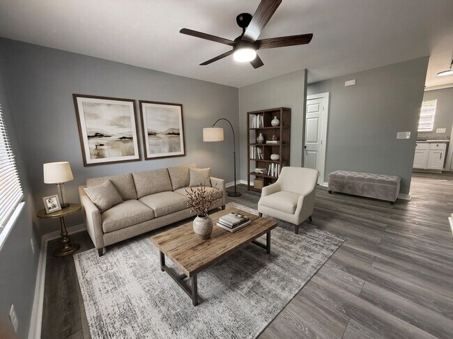 Building Photo - 1/2 off one month!!!  Call for details, Section 8 accepted. 2-Bedroom Apartment in Huntsville - P...