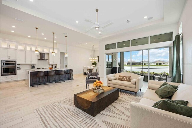 Building Photo - 8126 Redonda Lp