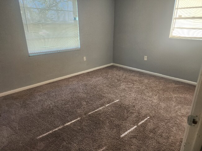 Foto del edificio - 2118 Navel Cir S