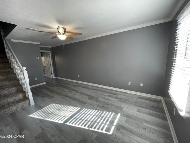 Building Photo - 127 Parker Village Cir