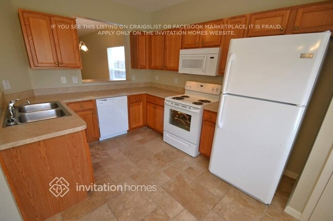 Building Photo - 10301 Lakeside Vista Dr