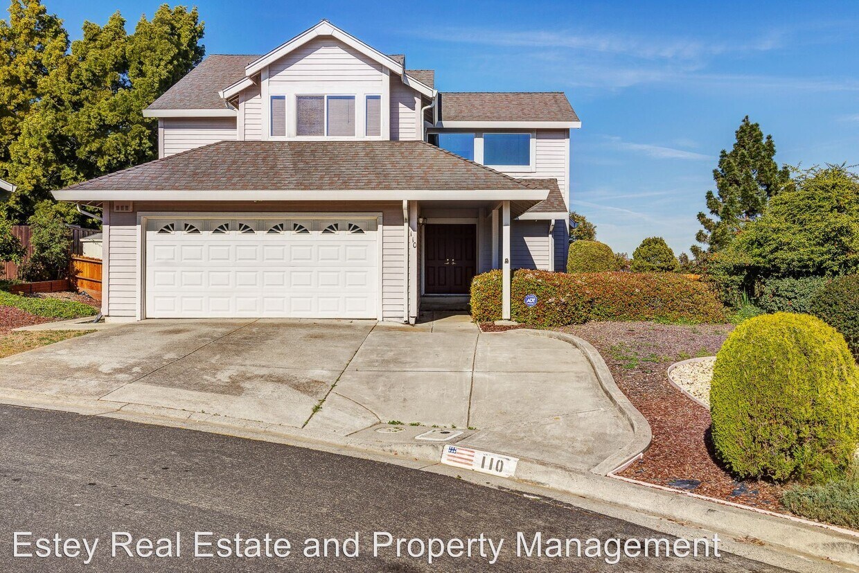 Foto principal - 4 br, 2.5 bath House - 110 Spinnaker Court