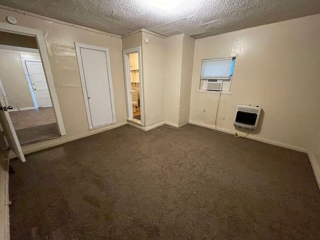 Building Photo - 1 bedroom near ACU