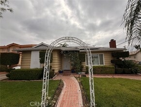 Building Photo - 354 N Toland Ave