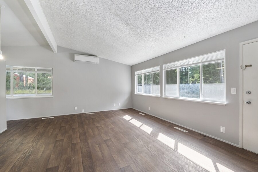 Photo - 12761 Lala Cove Ln SE-8