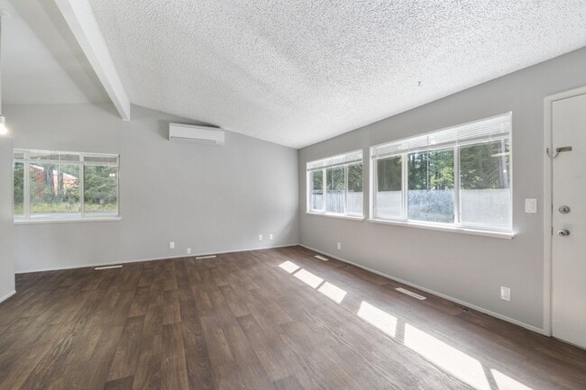 Building Photo - 12745 Lala Cove Ln SE