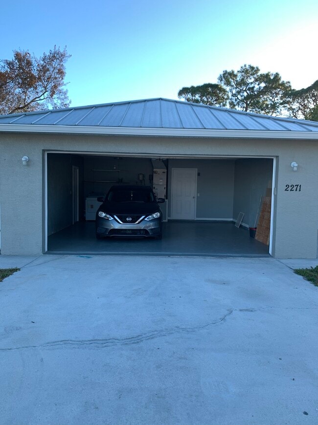 Building Photo - 2271 SE Shipping Rd