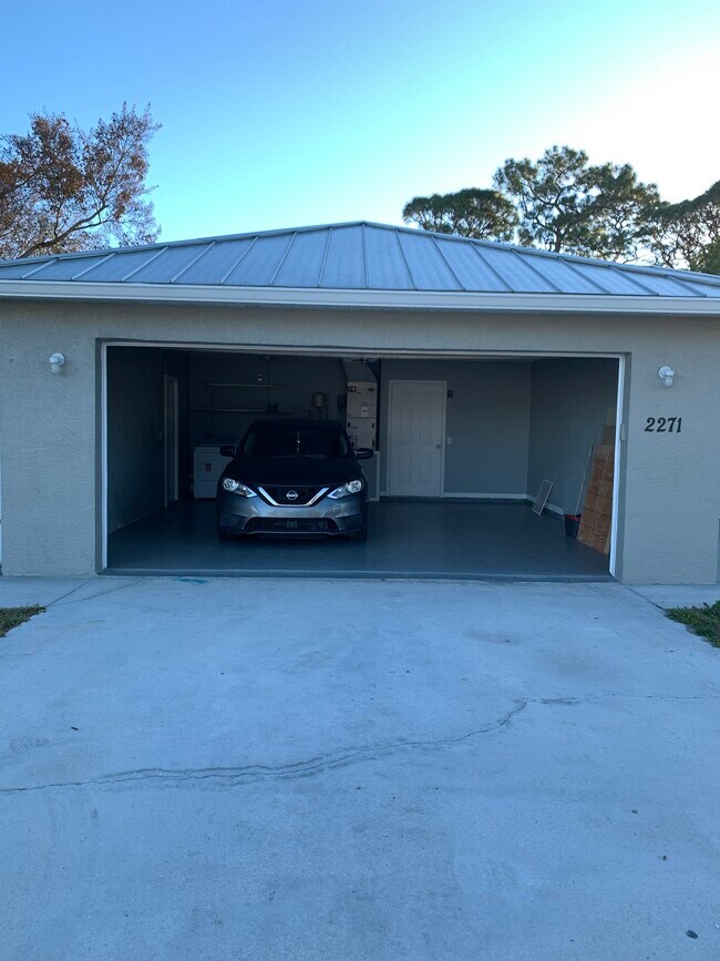 Foto del edificio - 2271 SE Shipping Rd