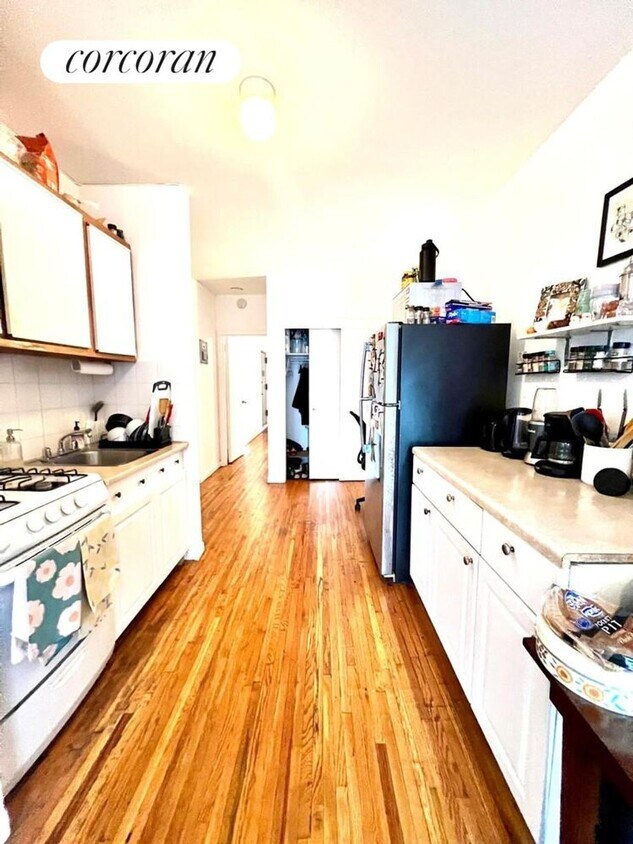 Foto del edificio - 301 E 88th St