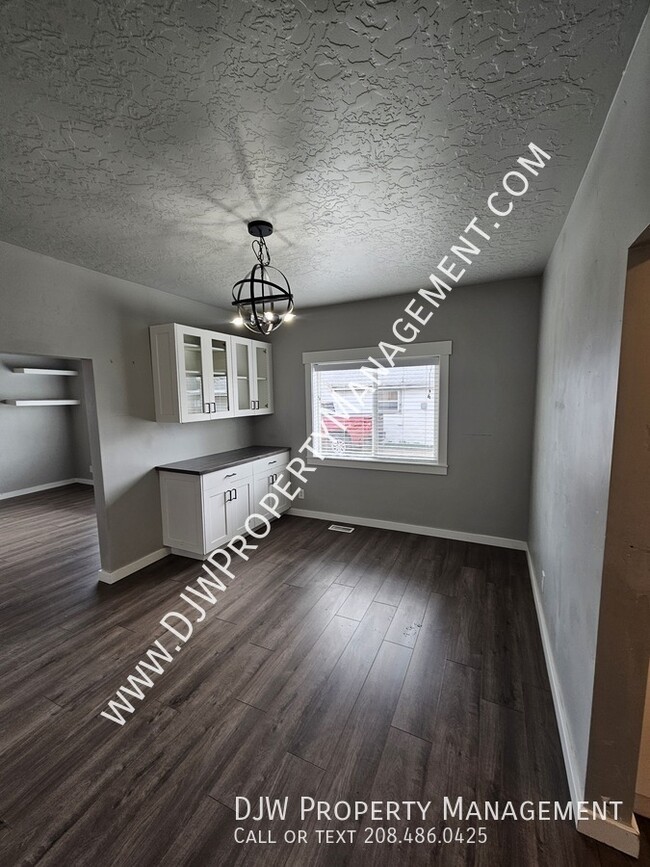 Foto del edificio - 1310 E Chicago St