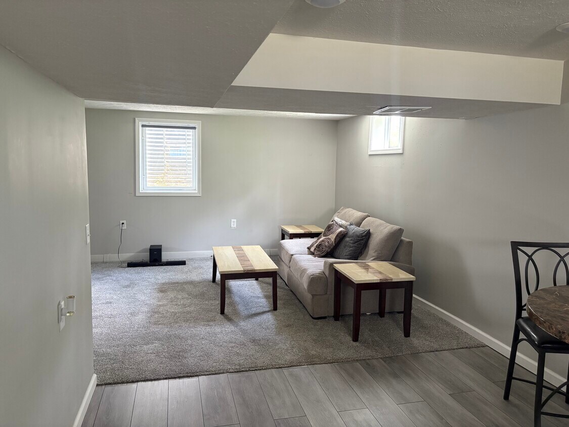 Living Room - 2005 Interurban Rd