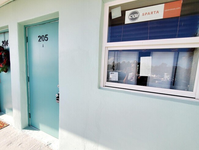 Foto del edificio - 201 Coppitt Rd