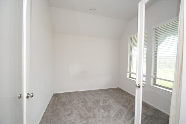 Foto del edificio - 24978 Tidmor Ln