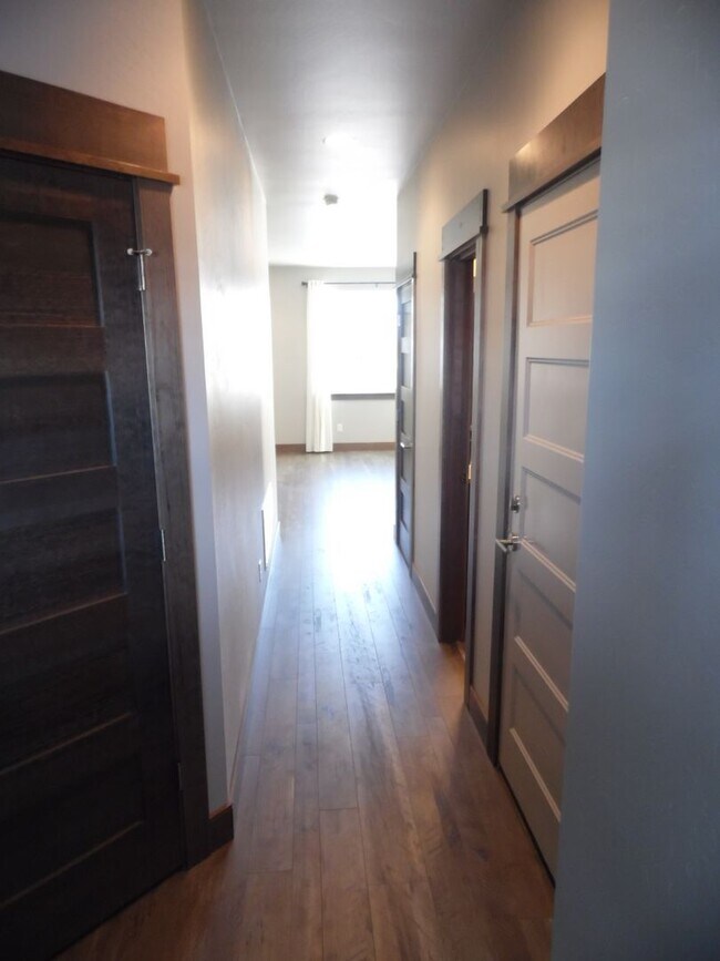 Foto del edificio - AVAILABLE NOW! Great Town Home Great Locat...