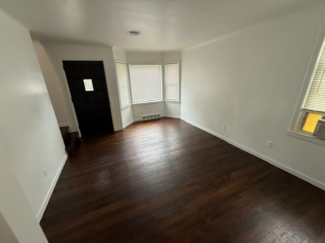 Foto del edificio - 23825 Carlisle Ave
