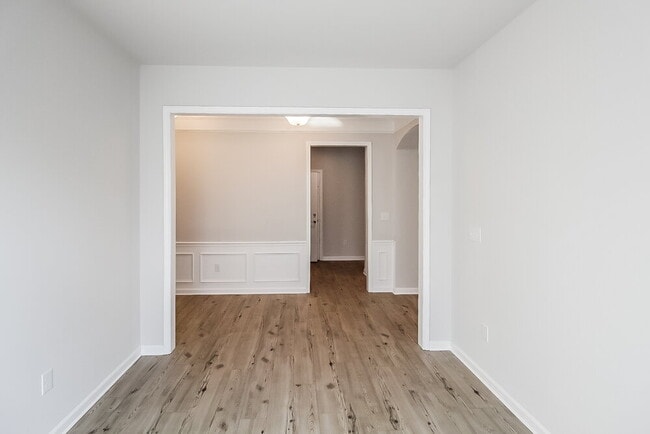 Building Photo - 206 Nuttall Dr
