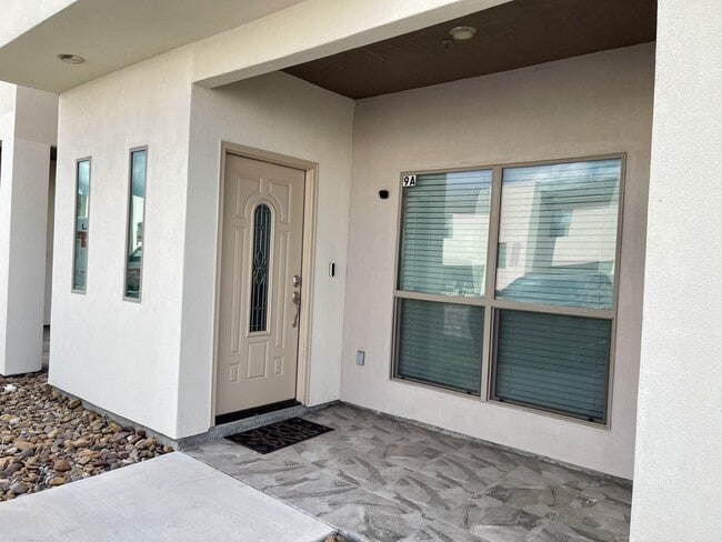 Foto del edificio - 4101 Blue Quail Rd