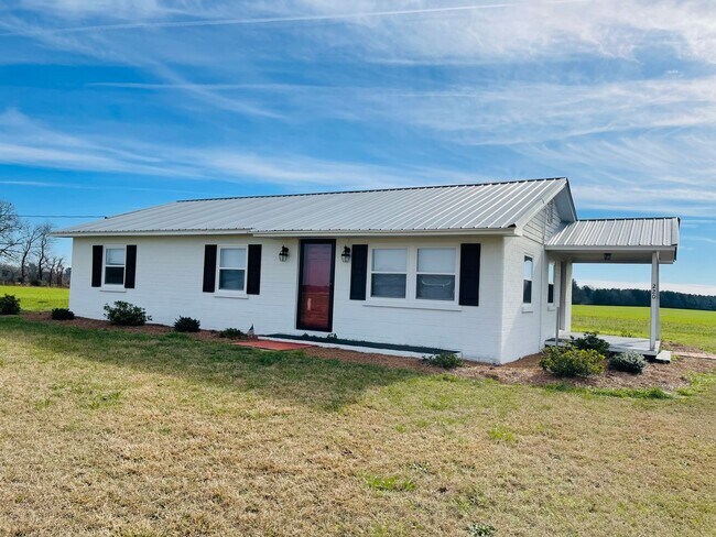 Building Photo - *PLENTY OF PRIVACY* 3 BR, 1 BA RENOVATED F...