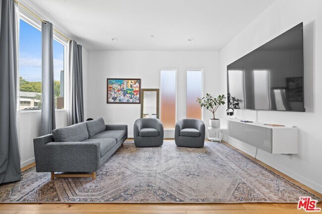 Foto del edificio - 3170 Glenmanor Pl