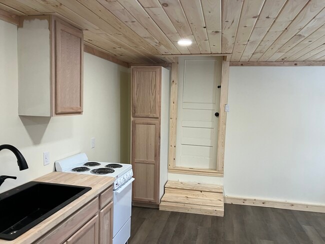 Building Photo - 6910 County Road 37