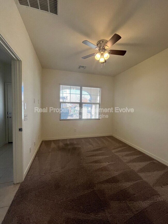 Foto del edificio - 4064 E Pony Ln