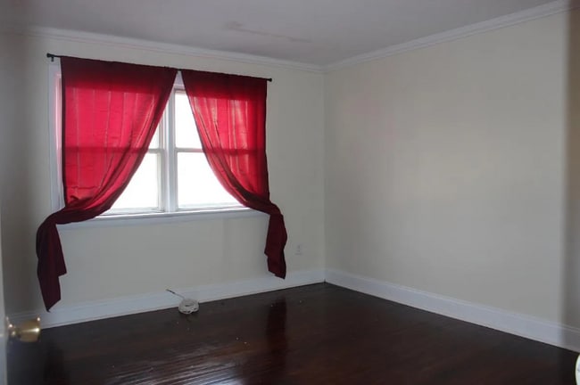 Building Photo - 1175 Callowhill St