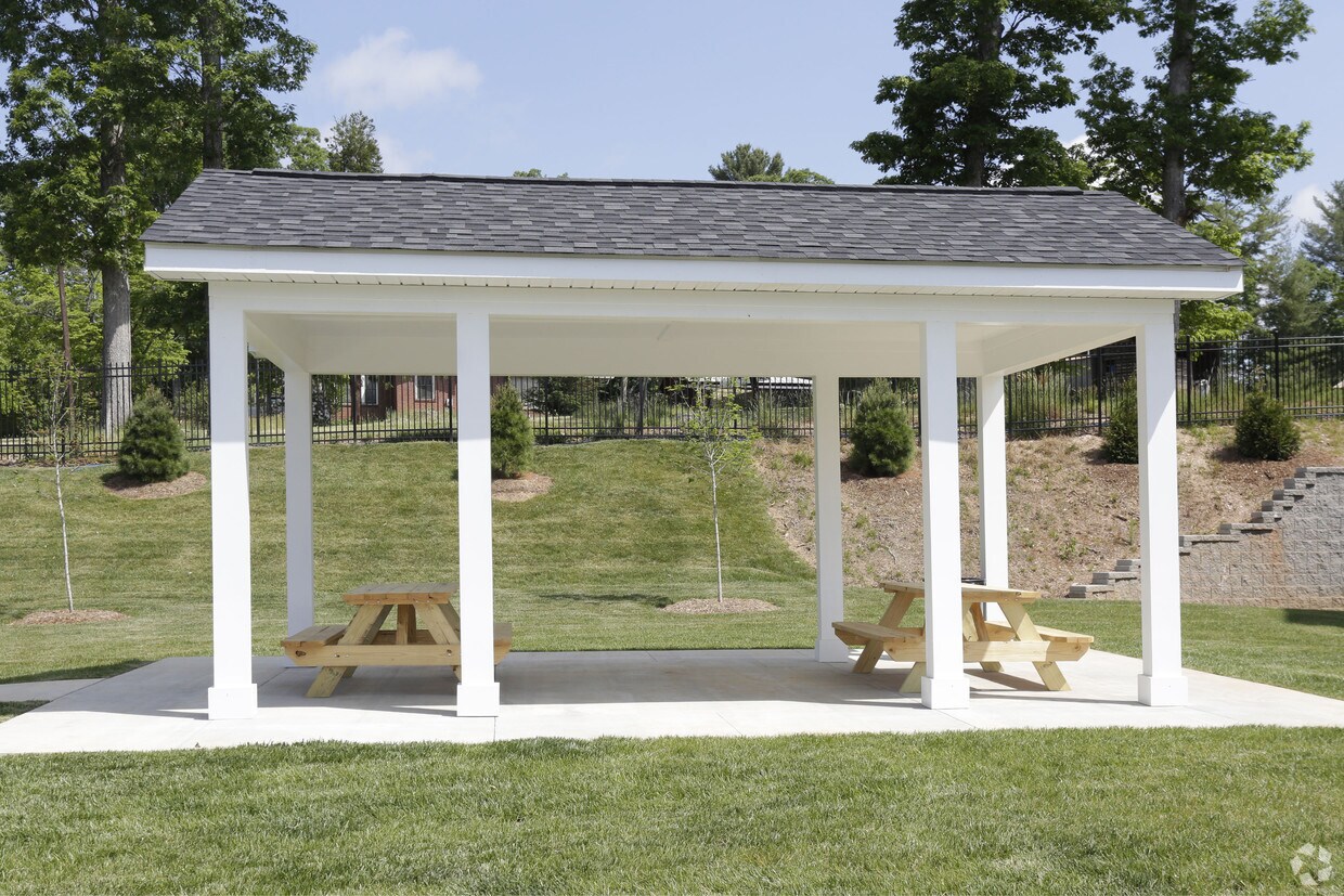 Seasons at Cane Creek Apartments in Fletcher, NC