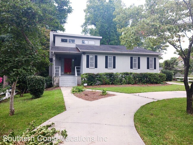 Building Photo - 3 br, 2 bath House - 2421 Airport Blvd.