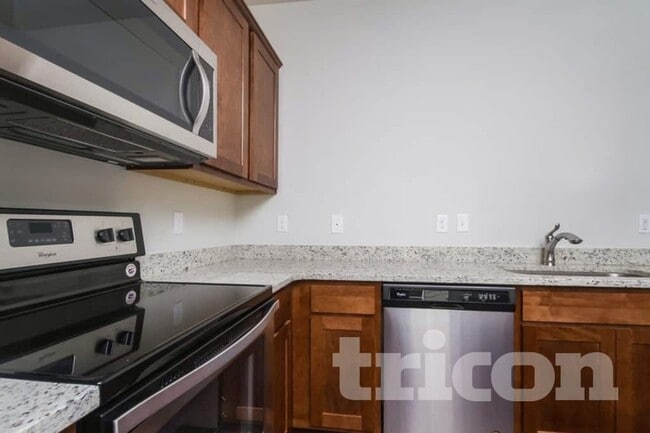 Building Photo - 512 Hickory Leaf Ct
