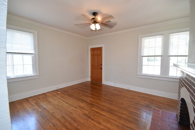 Building Photo - 2136 1/2 McDowell St