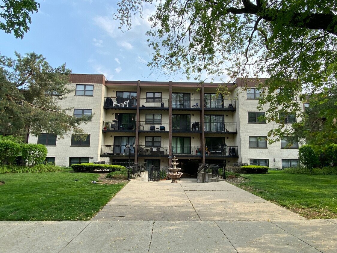 Primary Photo - 1629 W Sherwin Ave