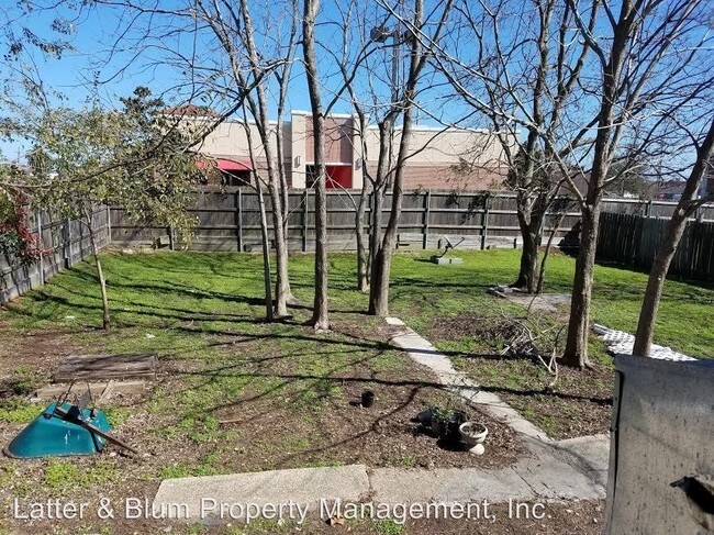 Building Photo - 6057 Vermillion Blvd