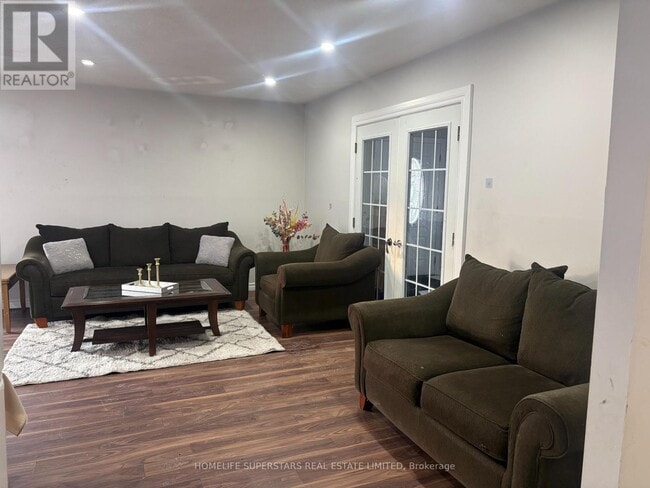 Building Photo - 3670 Crabtree Crescent