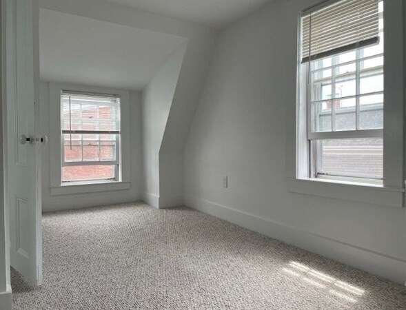 Foto del edificio - 164 Washington St
