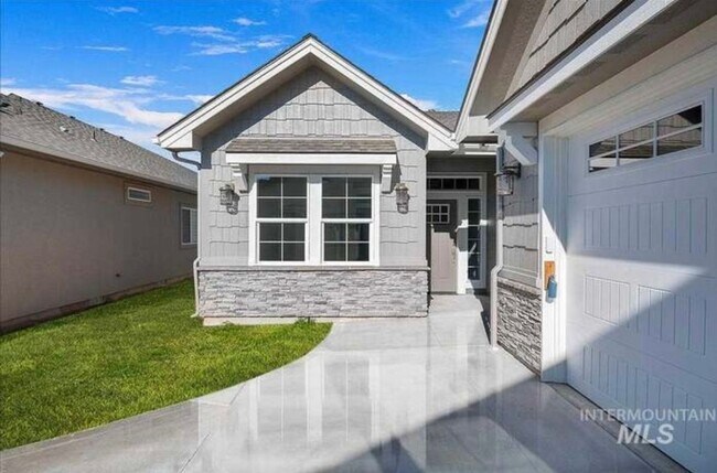 Building Photo - Beautiful Custom Single Level Boise Home A...