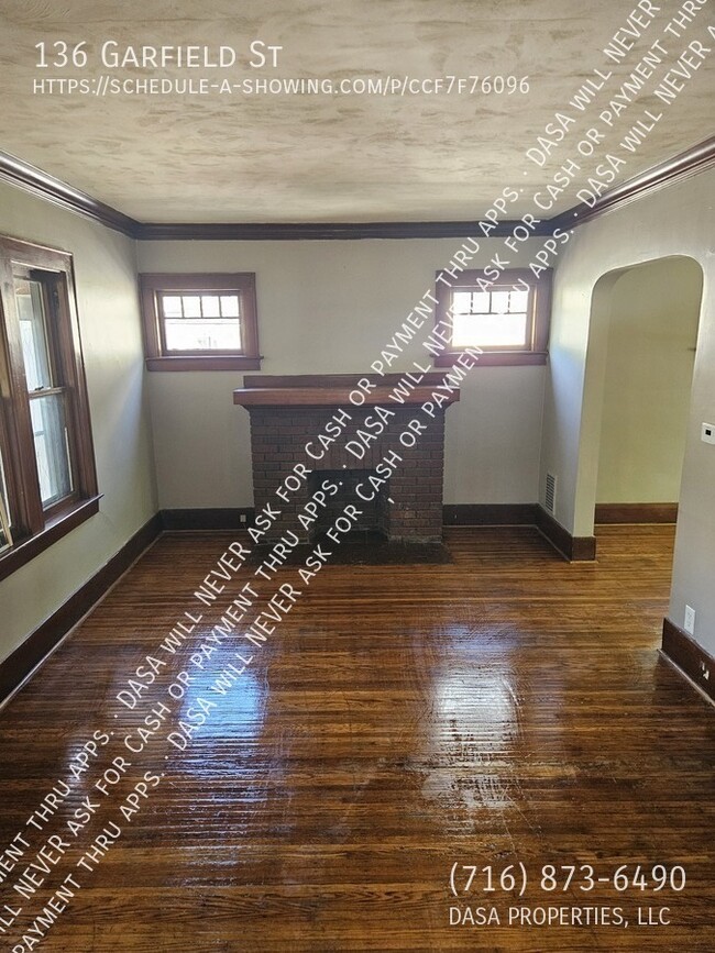 Building Photo - 136 Garfield St