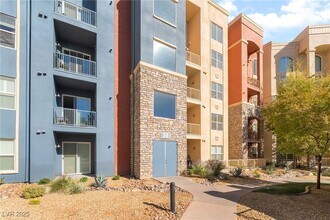 Building Photo - 38 E Serene Ave