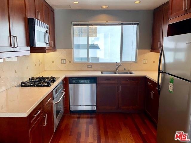 Building Photo - 2395 Silver Lake Boulevard Apt ##11, Los A...