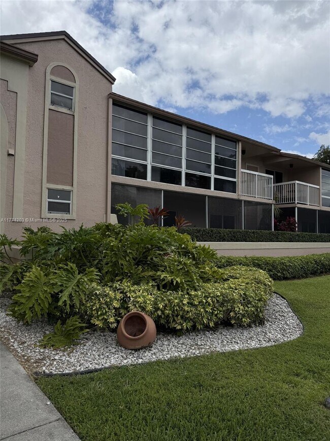 Foto del edificio - 4760 NW 102nd Ave