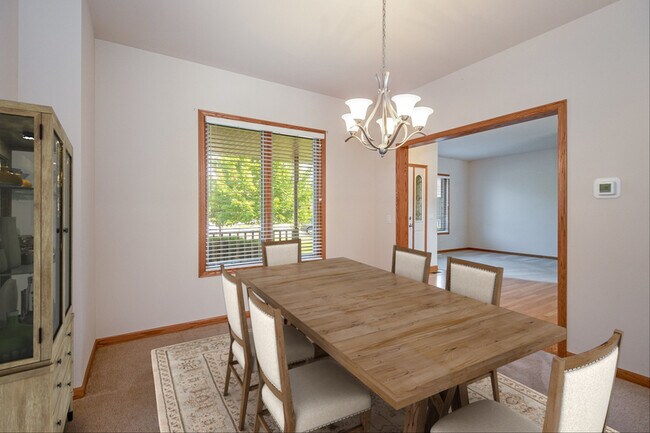 Building Photo - 26605 Dorothy Ct