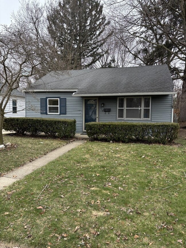 Building Photo - 313 E North St