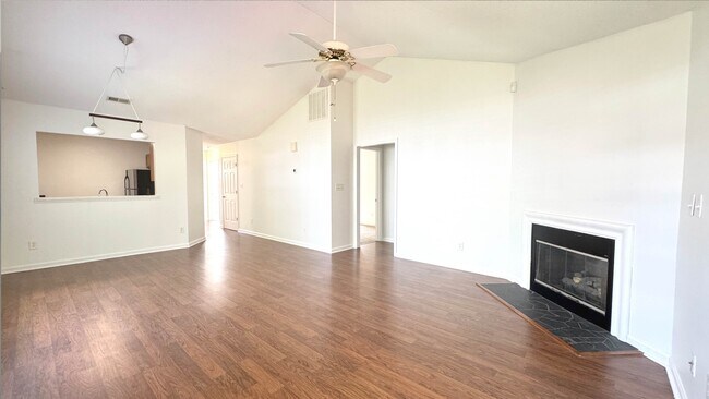 Building Photo - 6020 Newhall Rd