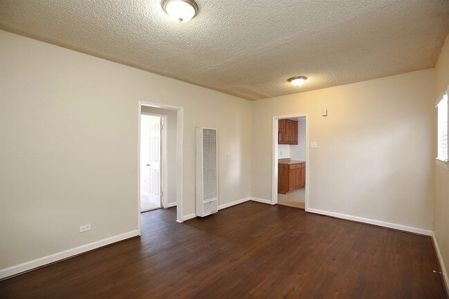 Building Photo - 941 W 133rd St