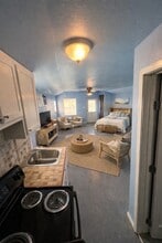 Building Photo - 323 17th St