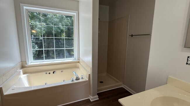Foto del edificio - Stafford Single Family Home with Garage